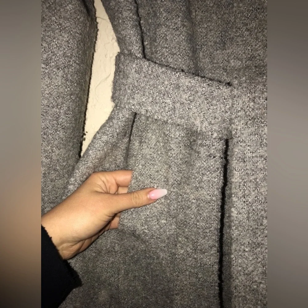 Circa 2012, Calvin Klein Grey Wool Coat, Size 6 - Picture 14 of 17
